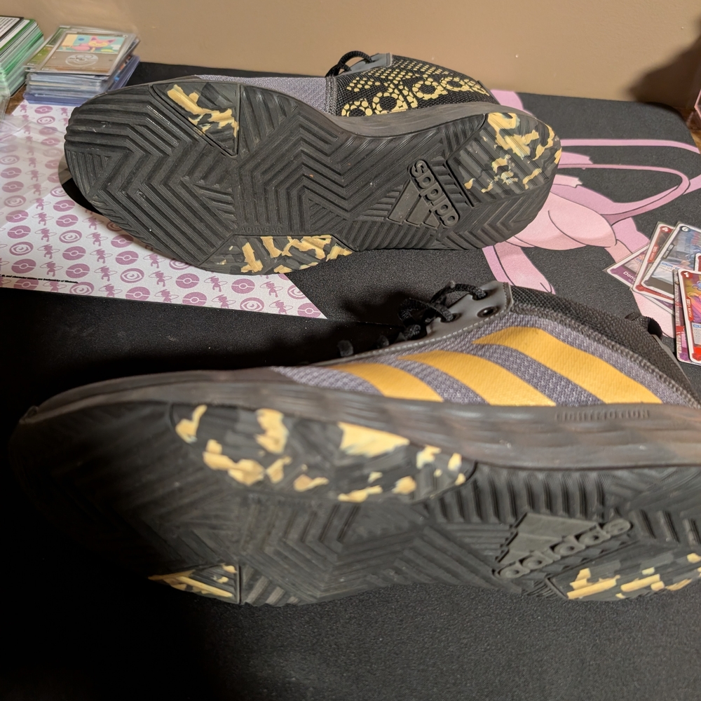 Adidas Ownthegame 2.0 basketball shoes. Like New Barely Used. - Picture 2 of 3